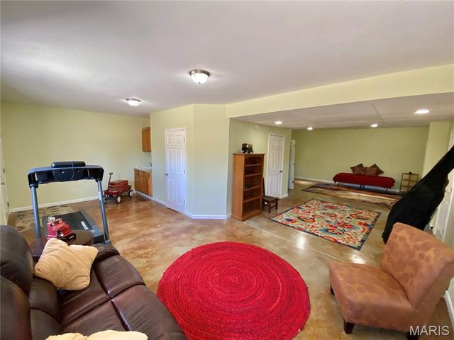 8012 Brickyard Hill Road, Worden, IL 62097