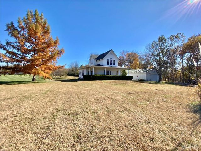 8012 Brickyard Hill Road, Worden, IL 62097