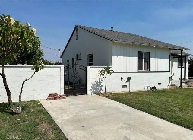 631 N Park, Rialto, CA 92376
