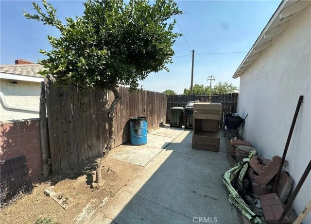 631 N Park, Rialto, CA 92376