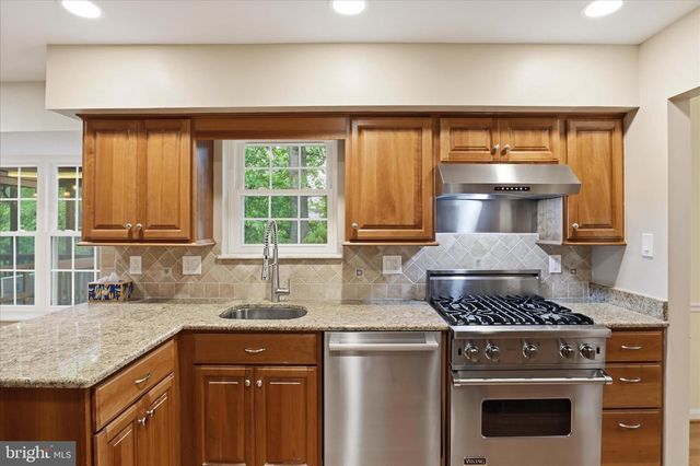 317 CARDINAL GLEN CIR, Sterling, VA 20164