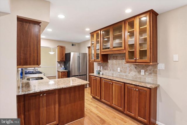 317 CARDINAL GLEN CIR, Sterling, VA 20164