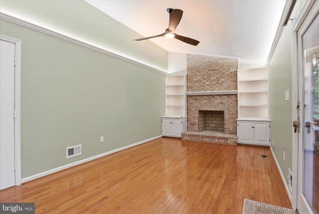 317 CARDINAL GLEN CIR, Sterling, VA 20164