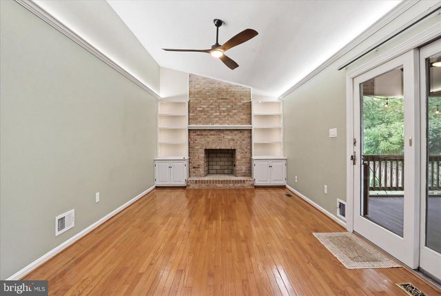 317 CARDINAL GLEN CIR, Sterling, VA 20164