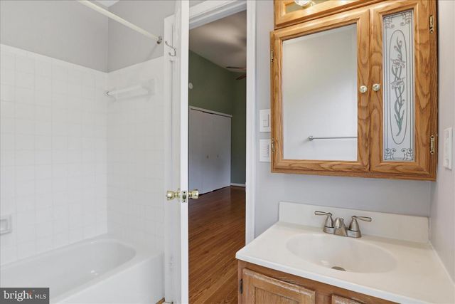 317 CARDINAL GLEN CIR, Sterling, VA 20164