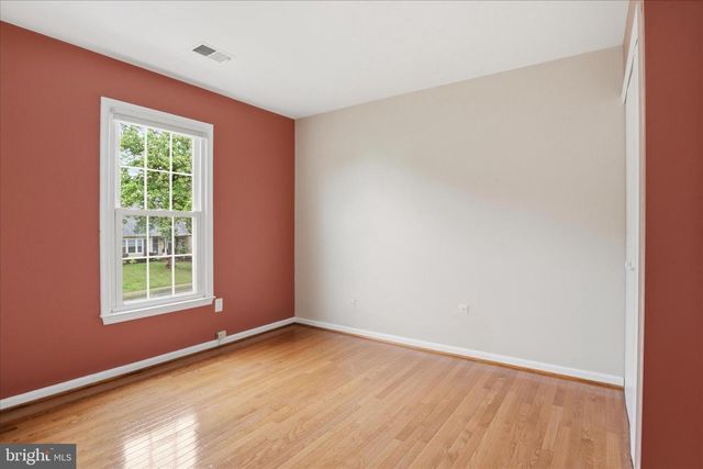 317 CARDINAL GLEN CIR, Sterling, VA 20164