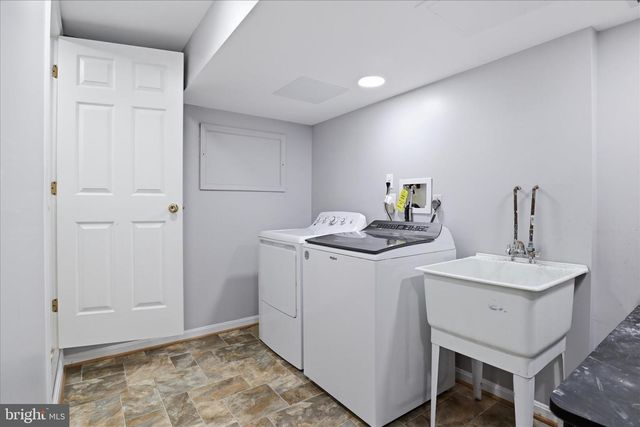 317 CARDINAL GLEN CIR, Sterling, VA 20164