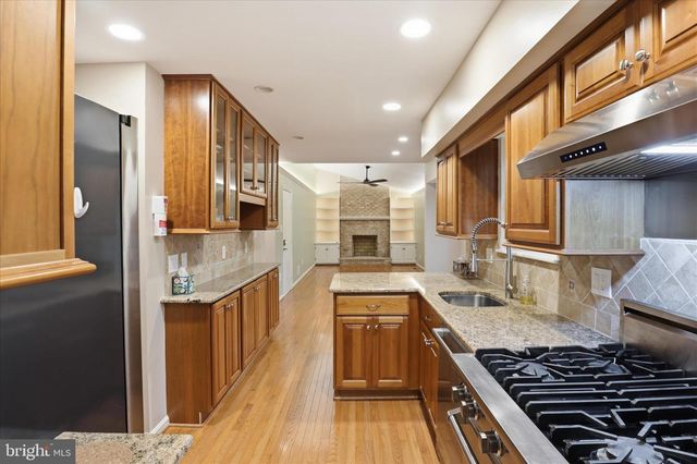 317 CARDINAL GLEN CIR, Sterling, VA 20164