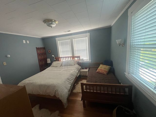 17 Pond St, Sharon, MA 02067