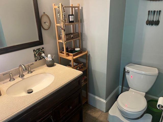 17 Pond St, Sharon, MA 02067