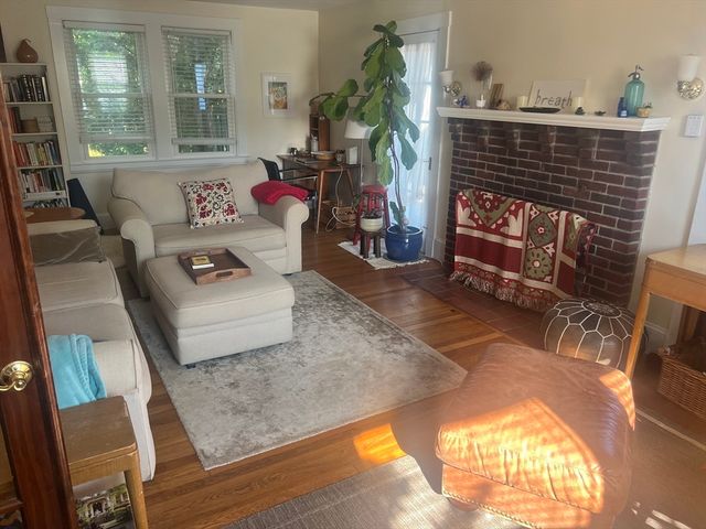 17 Pond St, Sharon, MA 02067
