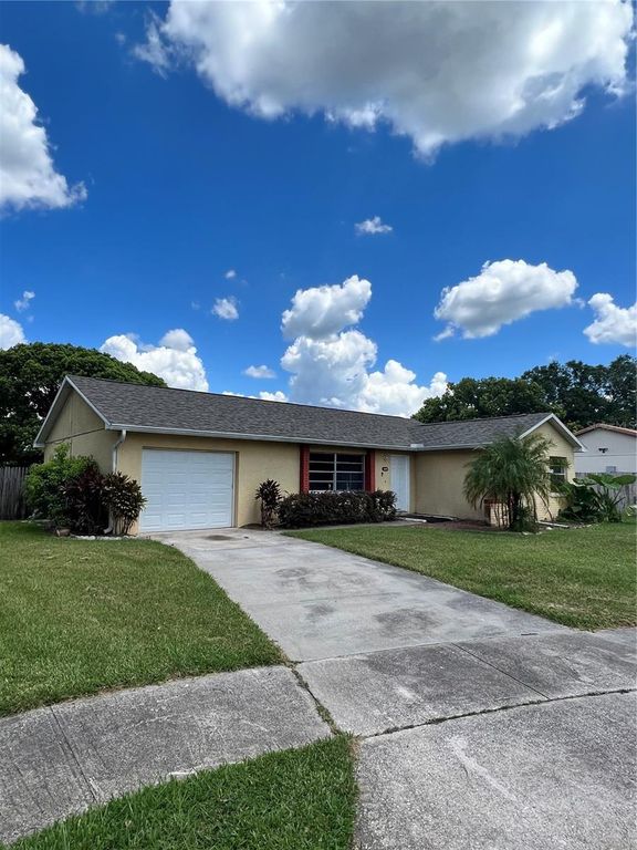 Image 1 of property listing at 1313 SUMMER BREEZE ROAD, Orlando, FL 32822