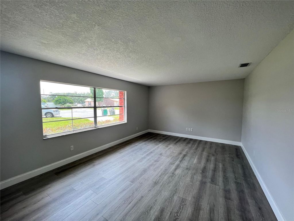 Image 21 of property listing at 1313 SUMMER BREEZE ROAD, Orlando, FL 32822