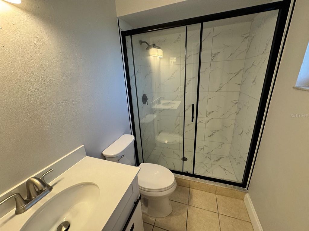 Image 24 of property listing at 1313 SUMMER BREEZE ROAD, Orlando, FL 32822