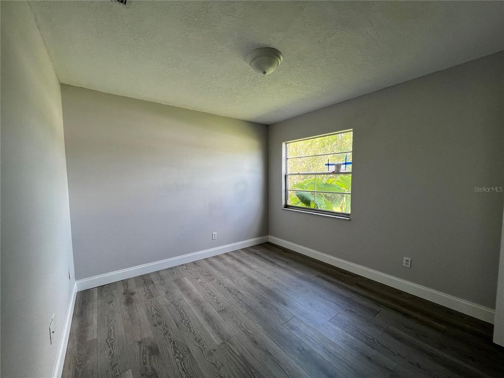 Image 6 of property listing at 1313 SUMMER BREEZE ROAD, Orlando, FL 32822