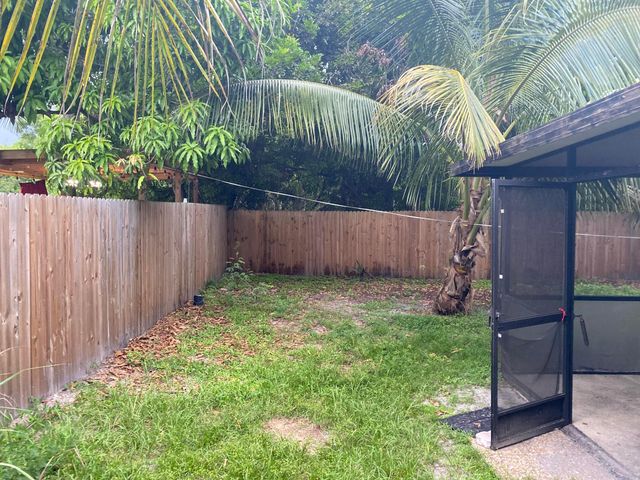 5029 NW 5TH Street, Delray Beach, FL 33445