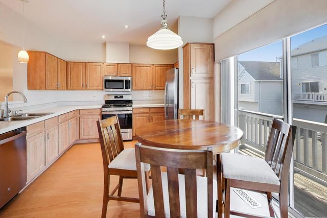 3357 Ravinia Circle, Aurora, IL 60504