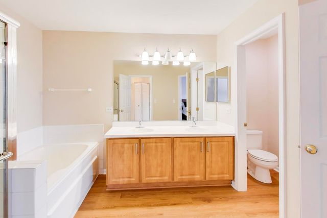 3357 Ravinia Circle, Aurora, IL 60504