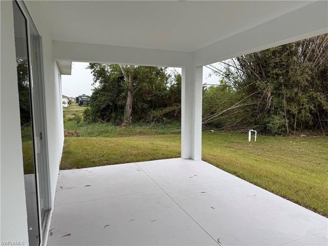 3203 24th ST SW, Lehigh Acres, FL 33976