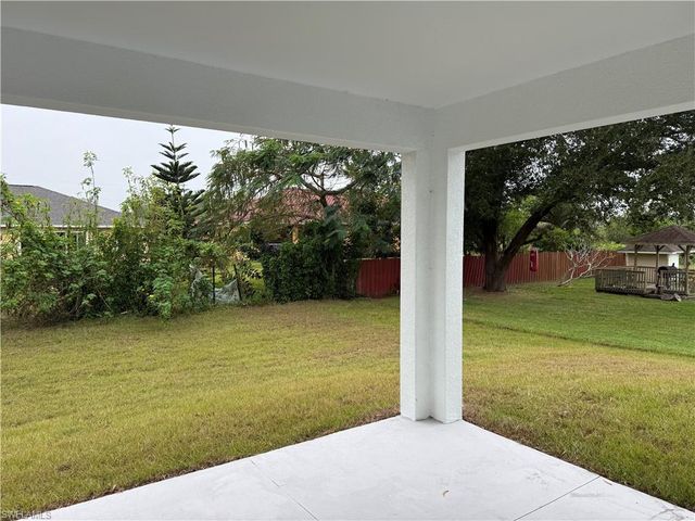 3203 24th ST SW, Lehigh Acres, FL 33976