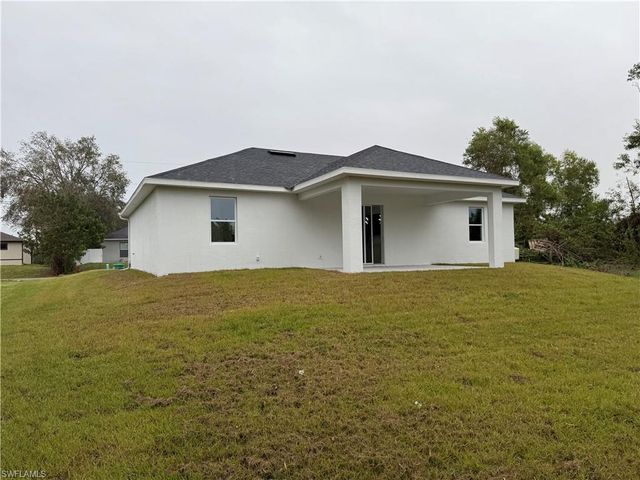 3203 24th ST SW, Lehigh Acres, FL 33976