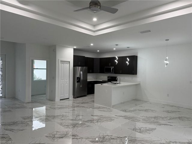 3203 24th ST SW, Lehigh Acres, FL 33976