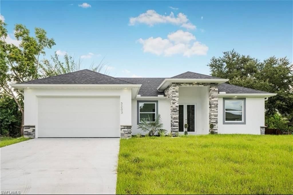 3203 24th ST SW, Lehigh Acres, FL 33976