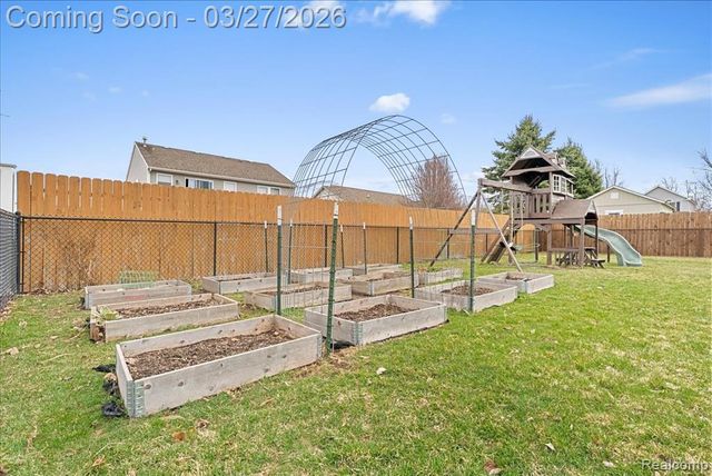 3463 Amber Oaks Drive, Howell, MI 48855