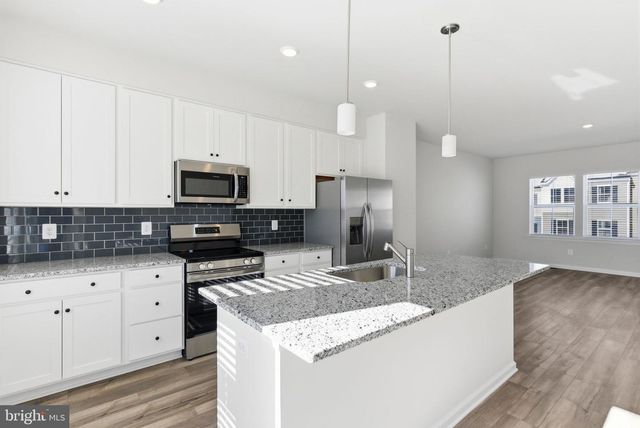 406 18TH AVENUE, Ranson, WV 25438