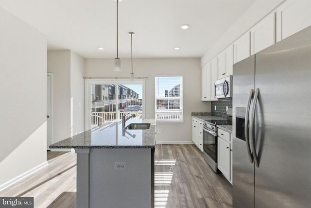 406 18TH AVENUE, Ranson, WV 25438