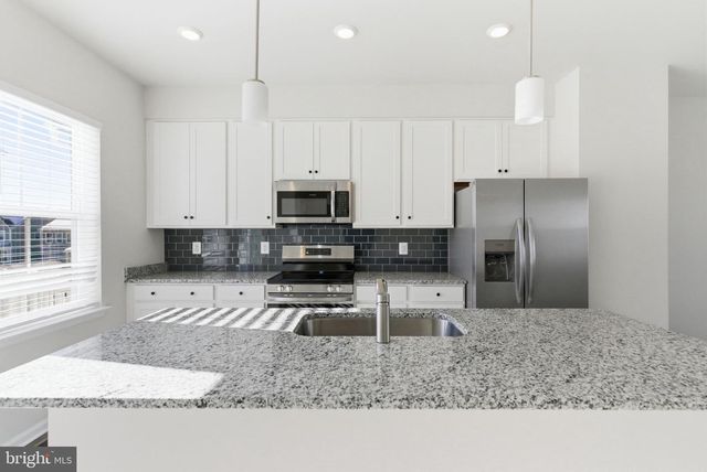 406 18TH AVENUE, Ranson, WV 25438