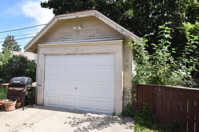 1524 S 54th STREET, West Milwaukee, WI 53214