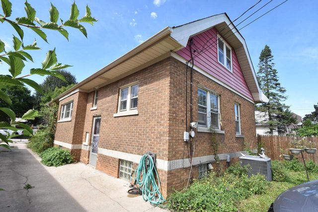 1524 S 54th STREET, West Milwaukee, WI 53214