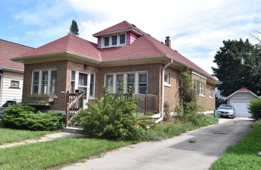 1524 S 54th STREET, West Milwaukee, WI 53214