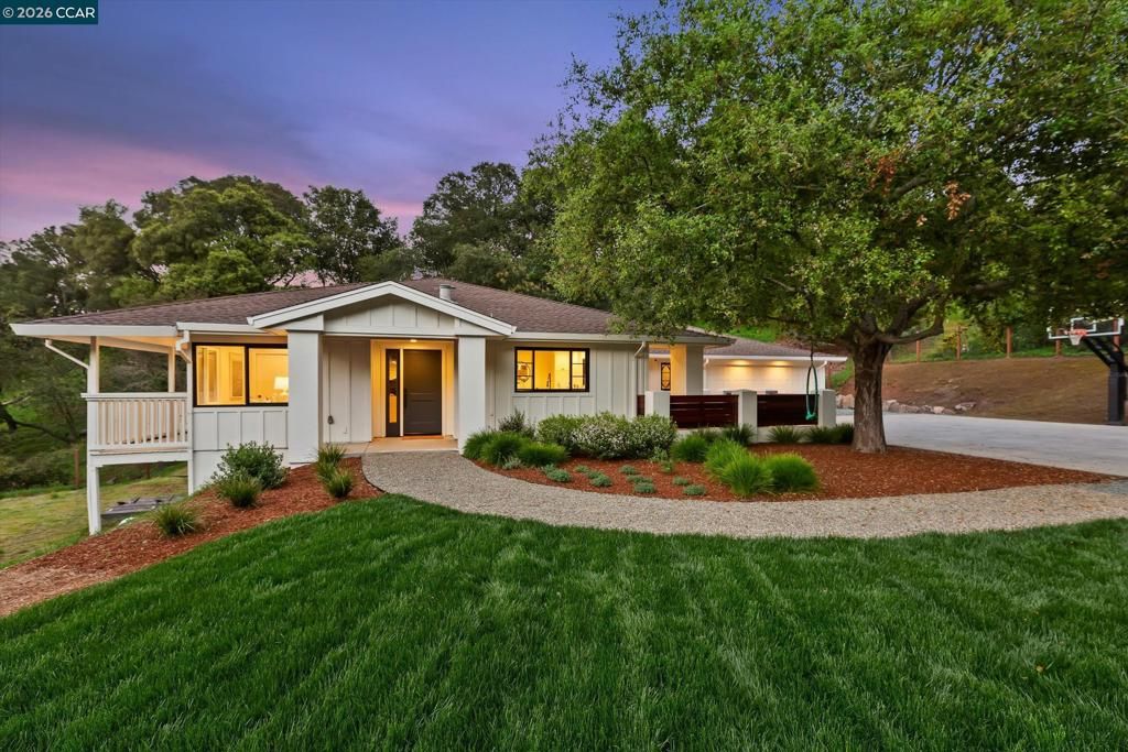 6 Del Valle, Orinda, CA 94563