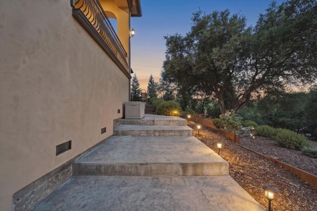8950 Gilardi Rd, Newcastle, CA 95658