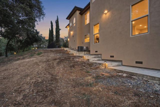 8950 Gilardi Rd, Newcastle, CA 95658