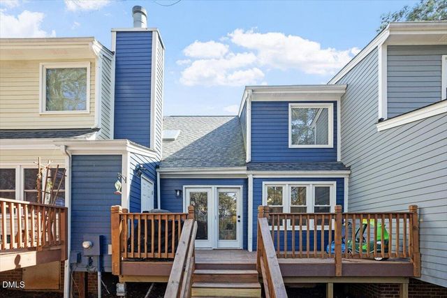 1008 Oak Lake Court, Raleigh, NC 27606