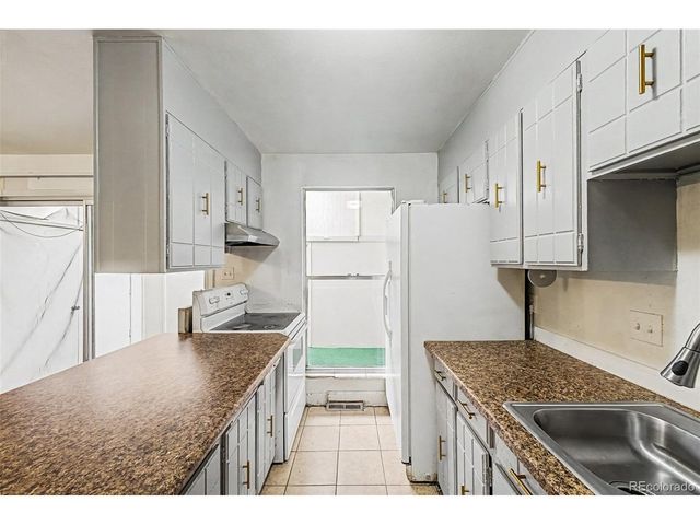 11822 E Canal Dr, Aurora, CO 80011
