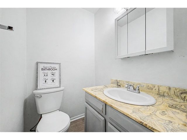 11822 E Canal Dr, Aurora, CO 80011