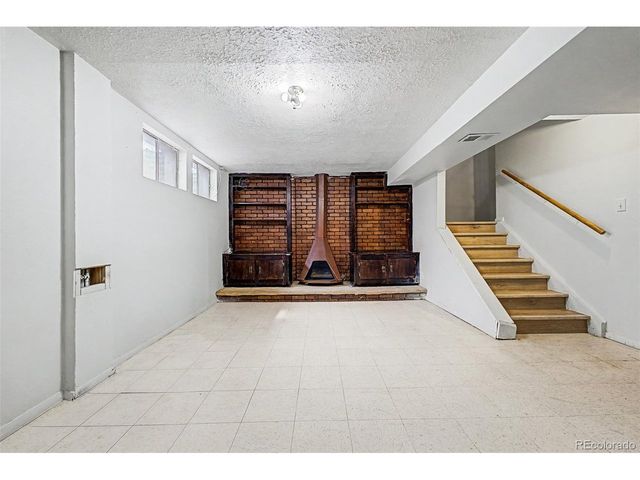 11822 E Canal Dr, Aurora, CO 80011
