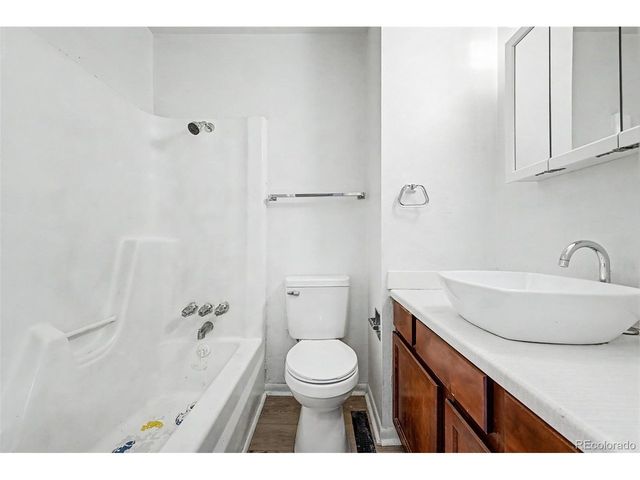 11822 E Canal Dr, Aurora, CO 80011