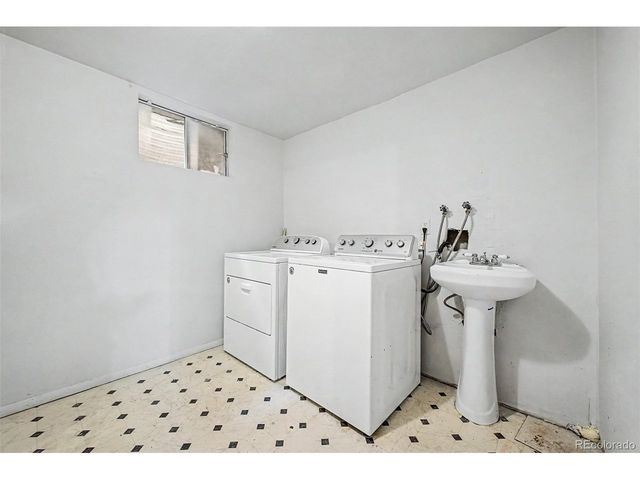 11822 E Canal Dr, Aurora, CO 80011