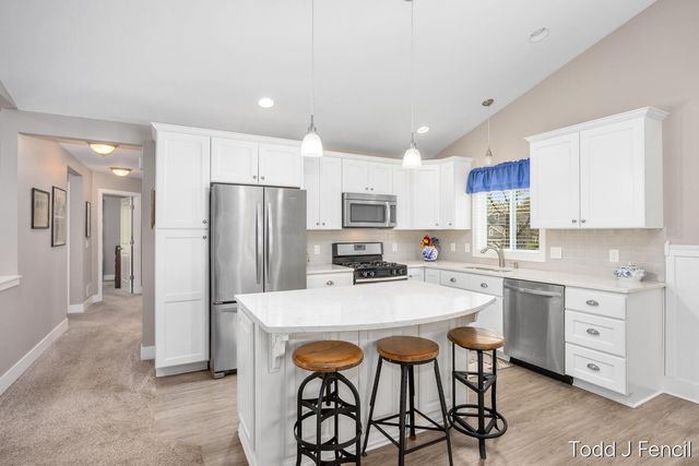2631 Stockwood Drive Ne, City Of Grand Rapids, MI 49505