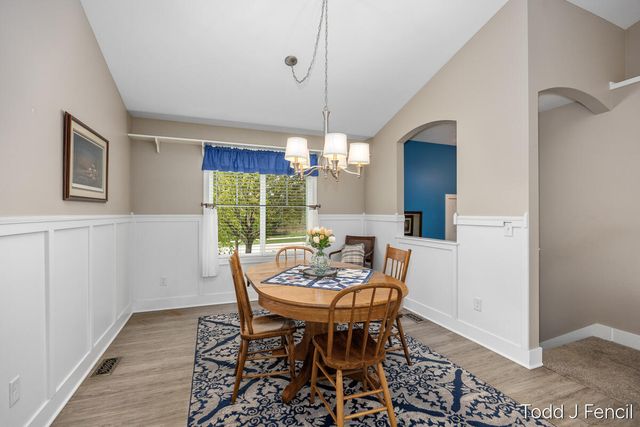 2631 Stockwood Drive Ne, City Of Grand Rapids, MI 49505
