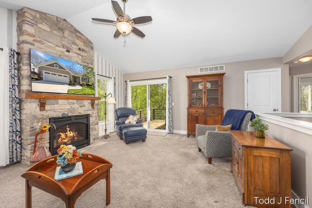 2631 Stockwood Drive Ne, City Of Grand Rapids, MI 49505