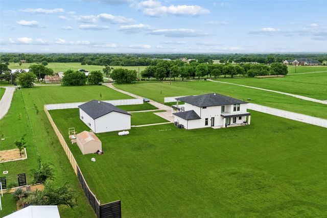 1053 Sedalia Road, Van Alstyne, TX 75495