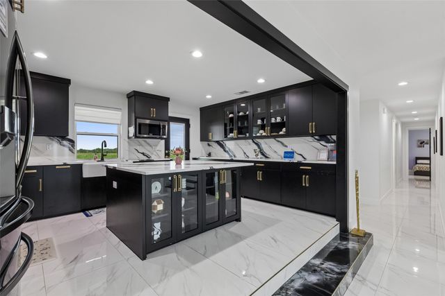 1053 Sedalia Road, Van Alstyne, TX 75495