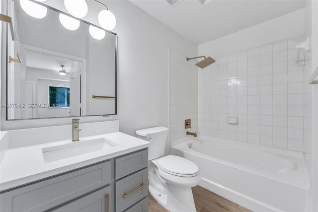 6001 SW 70th Street 512, South Miami, FL 33143