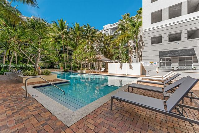 6001 SW 70th Street 512, South Miami, FL 33143